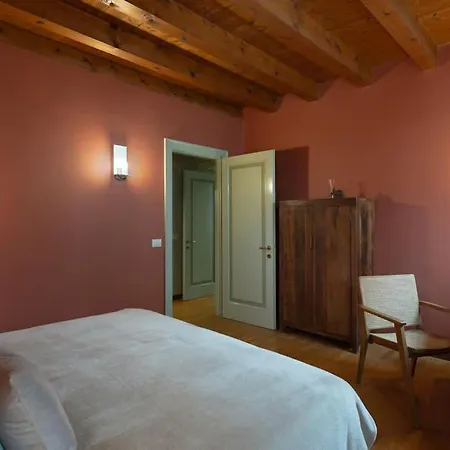 Cosy Renovated Flat In The Center Apartmán *