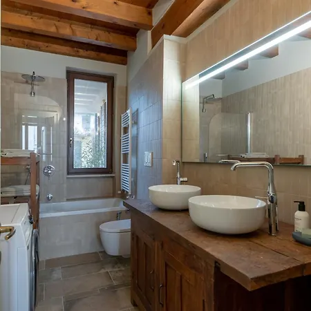 Apartmán Cosy Renovated Flat In The Center Padenghe sul Garda