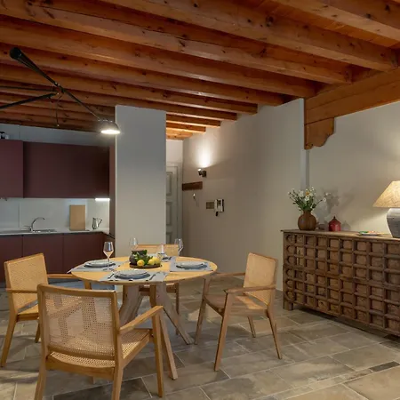 Apartmán Cosy Renovated Flat In The Center Padenghe sul Garda